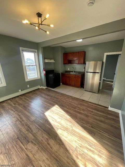 377 S 10Th St 2 Newark City NJ 07103