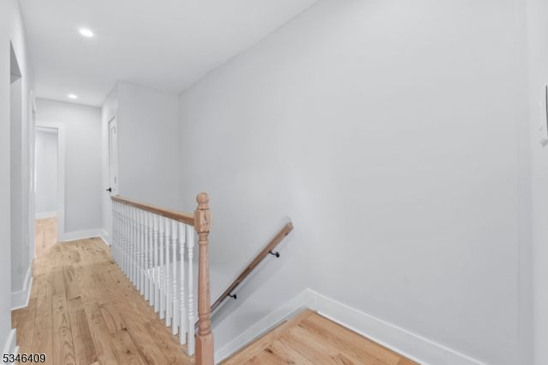 85 Wakeman Ave