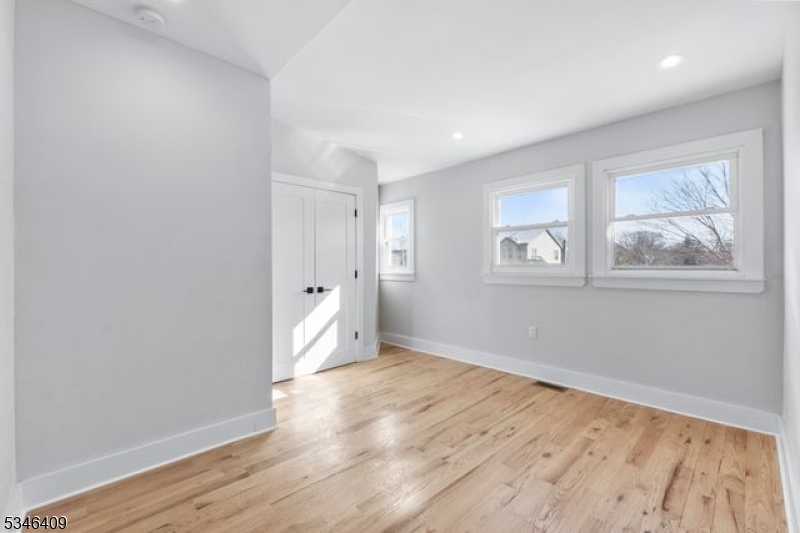 85 Wakeman Ave