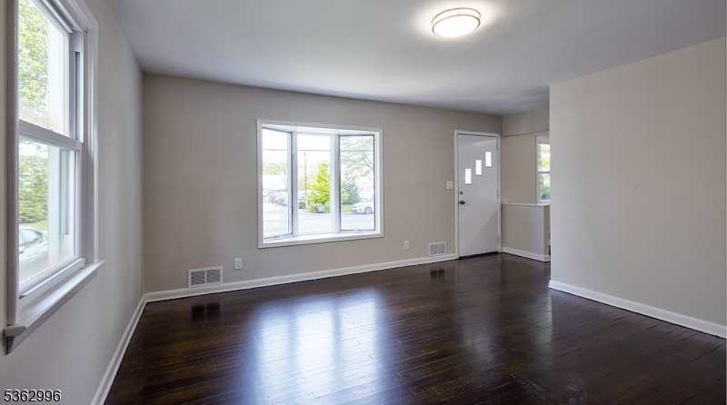 55 Willow Ave