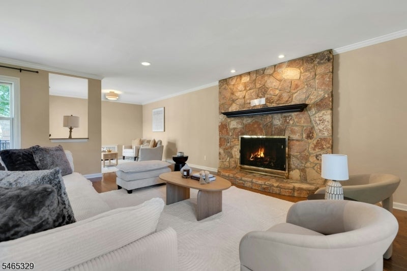10 Valemont Way