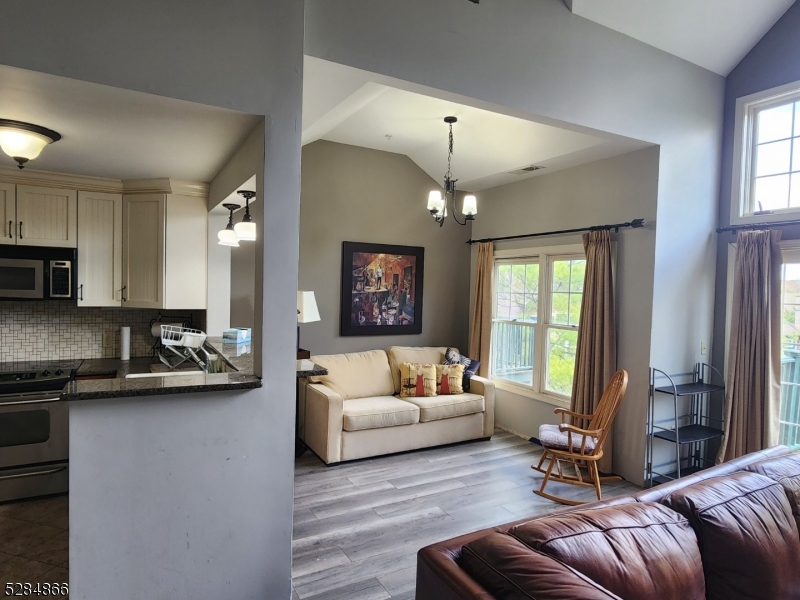 1 Pine Crescent 23