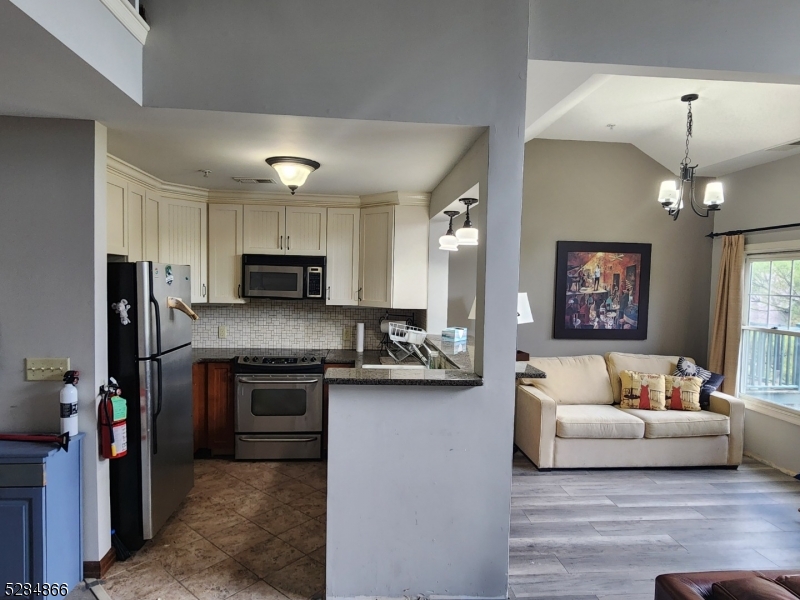 1 Pine Crescent 23