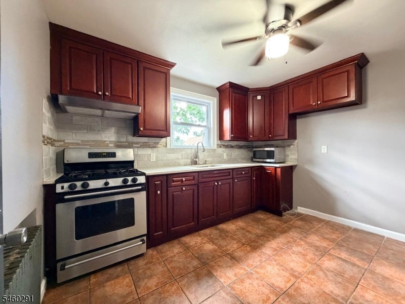 614 Mola Blvd