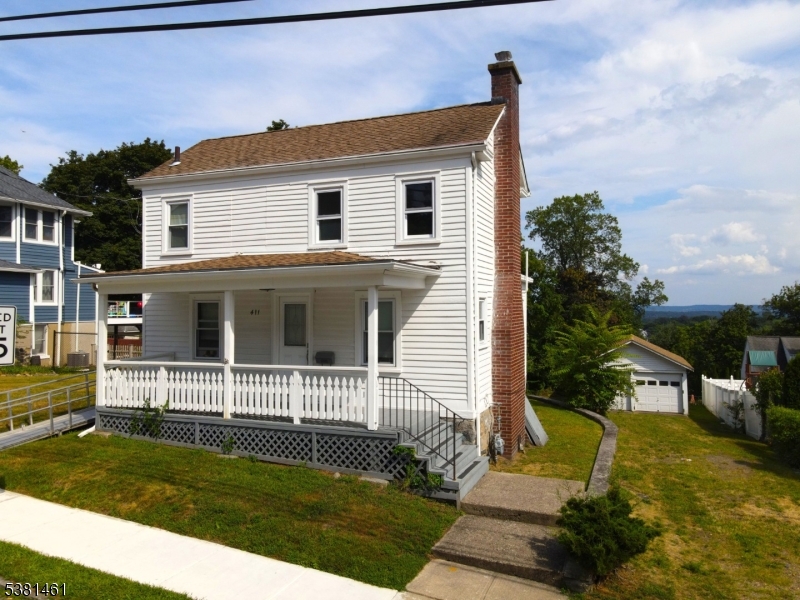 411 William St