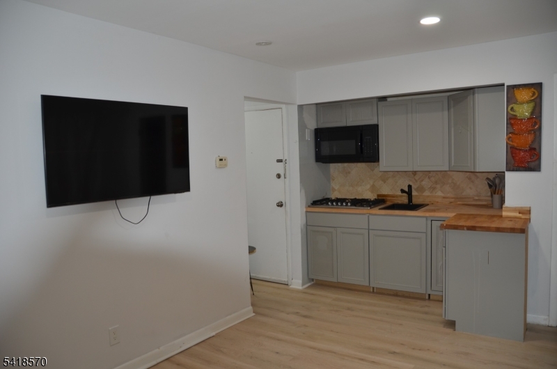 9052 New York Ave 1B