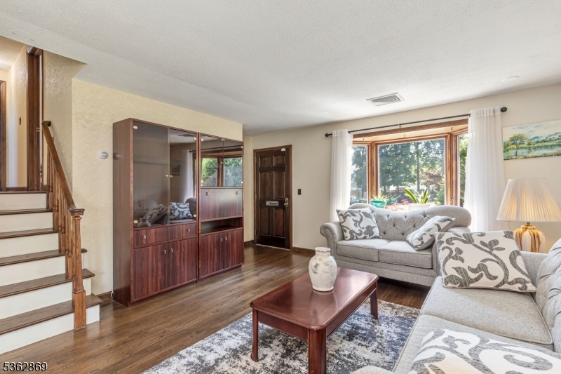 219 Elm Ct