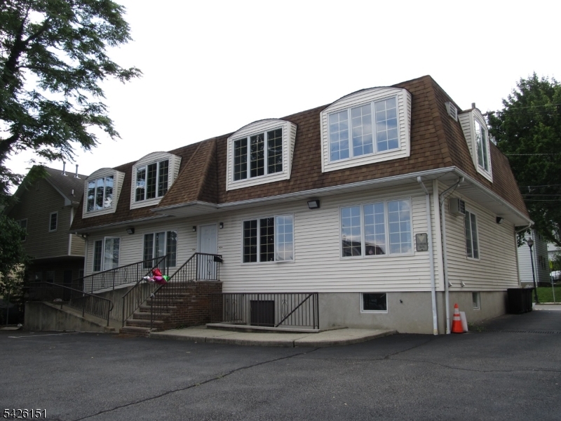 119 Valley Rd