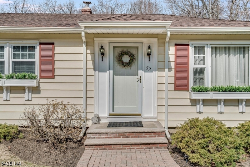 52 Castlewood Trl