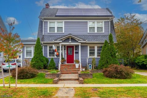 Photo of 932 Chestnut St, Roselle, NJ 07203 (MLS # 3994858)