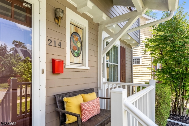 214 Alexander Ave