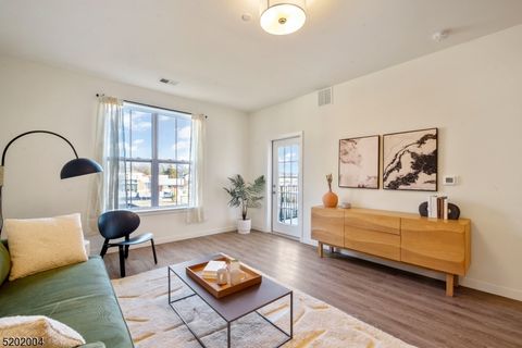 377 Summerhill Rd Stnd East Brunswick Twp. NJ 08816