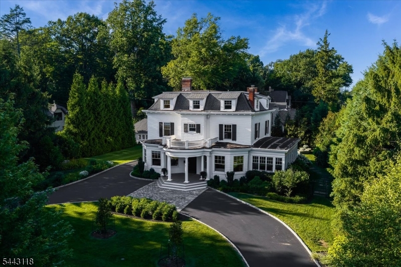 139 Gates Ave