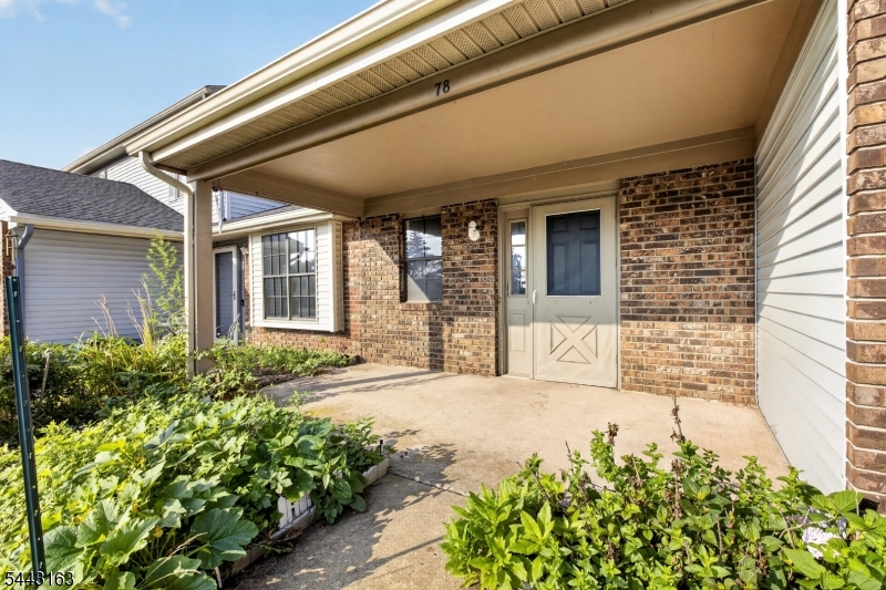 78 Stanwick Ct