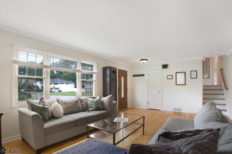 9 Brookdale Rd