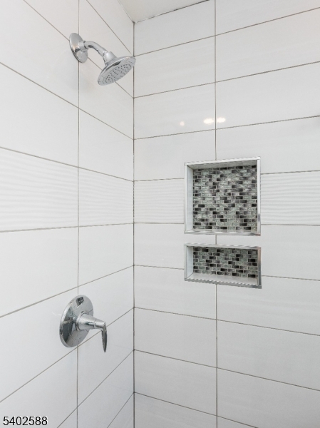 73-75 Washington St 10