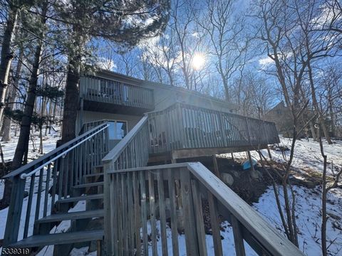 364 Skyline Lake Dr Ringwood Boro NJ 07456