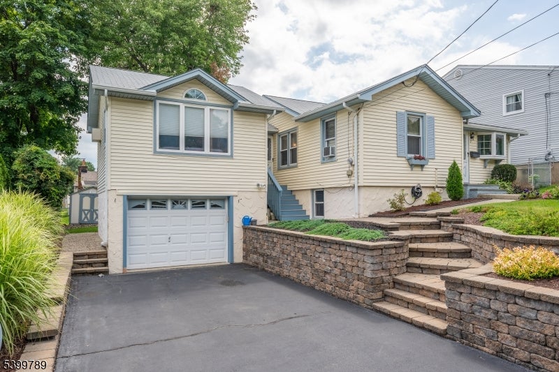 7 OSWEGO AVE