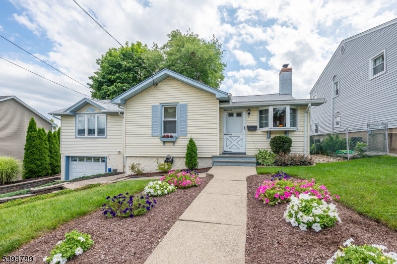 7 OSWEGO AVE