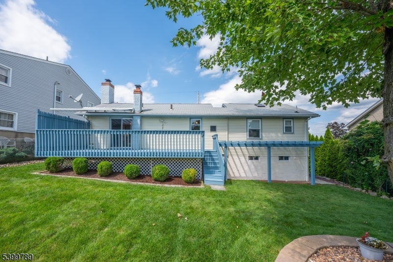 7 OSWEGO AVE