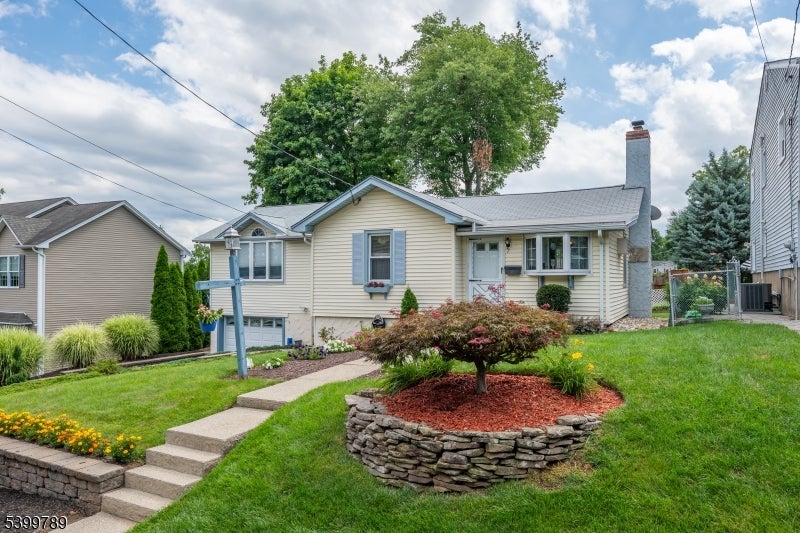7 OSWEGO AVE