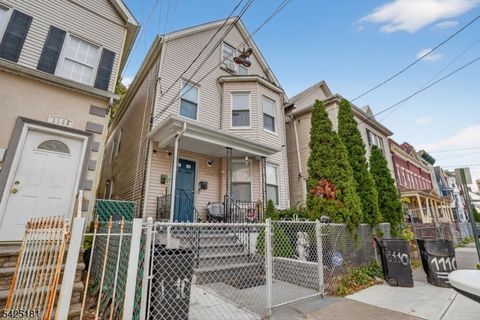 1110 Hampton Pl Elizabeth City NJ 07201