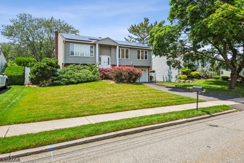 23 Midway Ct