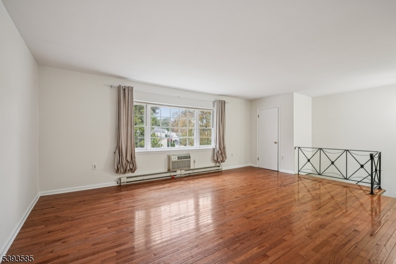 6B Lakeside Dr B