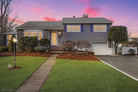 715 Bush Pl Paramus Boro NJ 07652