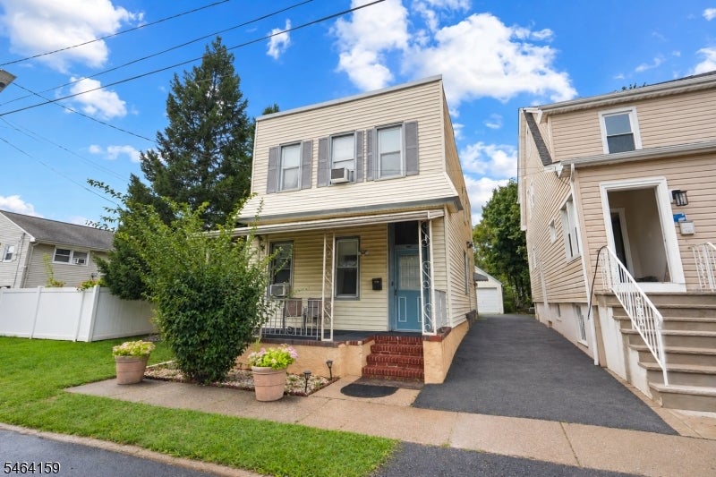 1211 Bergen Ave