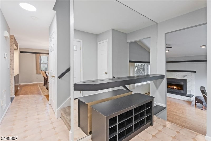 108 Saratoga Sq