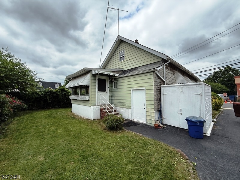 569 Mcbride Ave