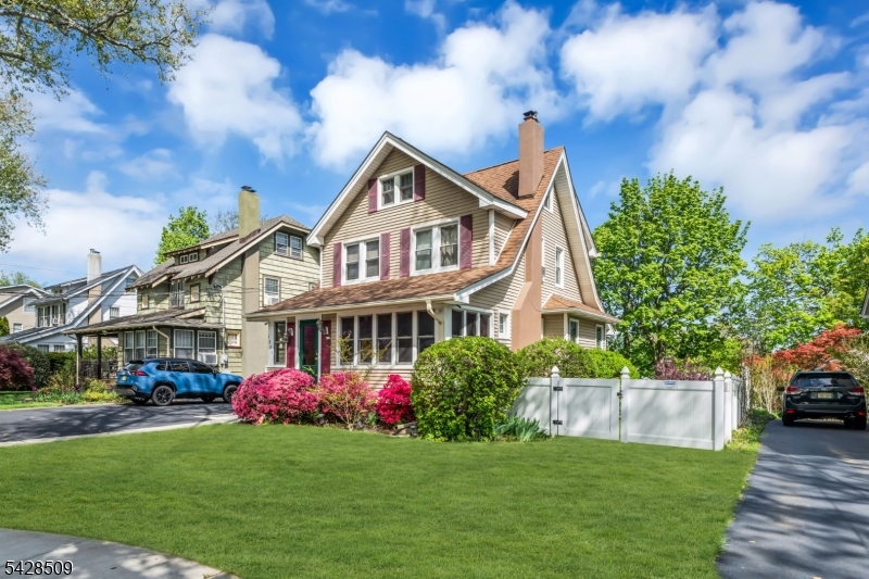 1281 Longfellow Ave