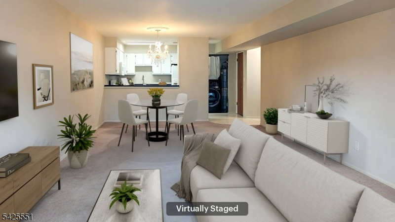 19 Plauderville Ave 208