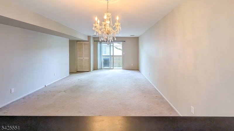 19 Plauderville Ave 208