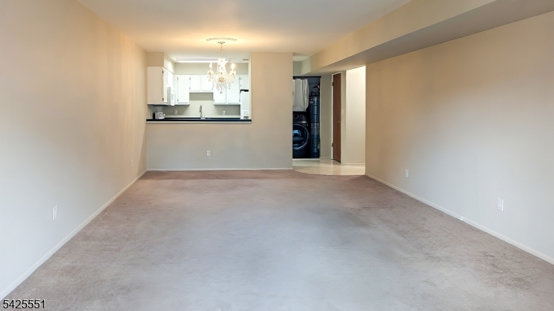 19 Plauderville Ave 208