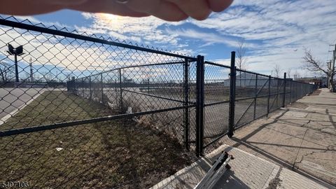 685 Ferry St Newark City NJ 07105