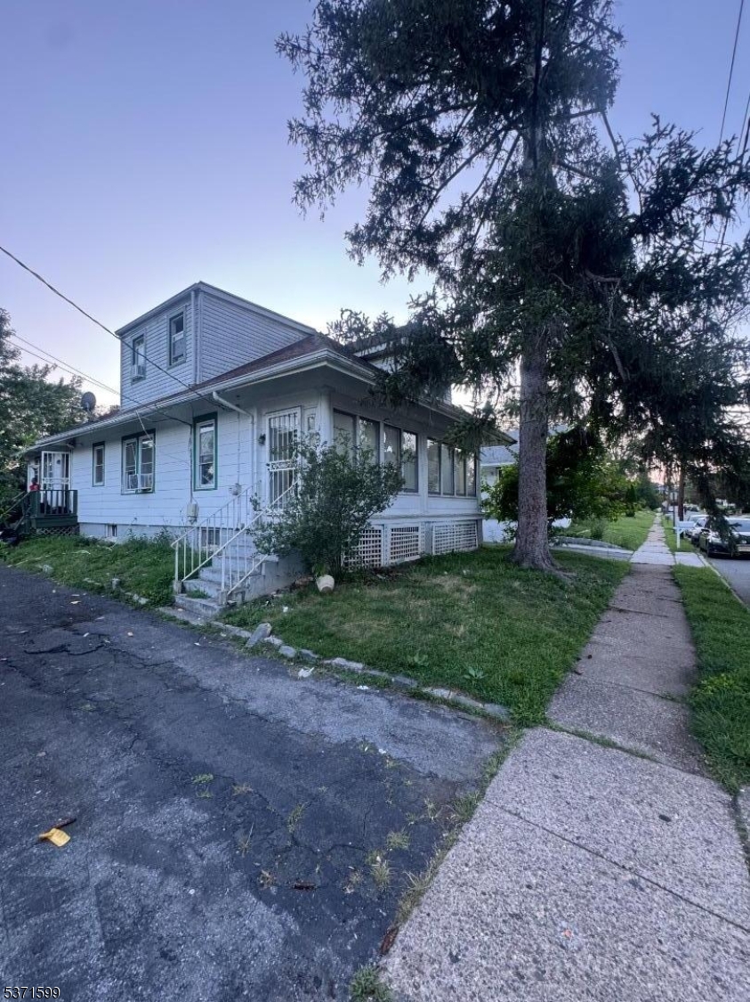 117 Browning Ave