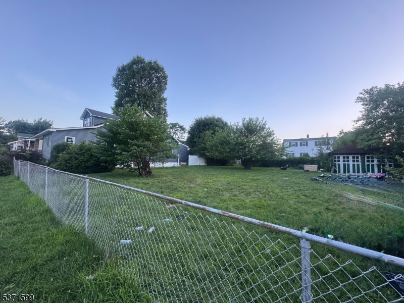 117 Browning Ave