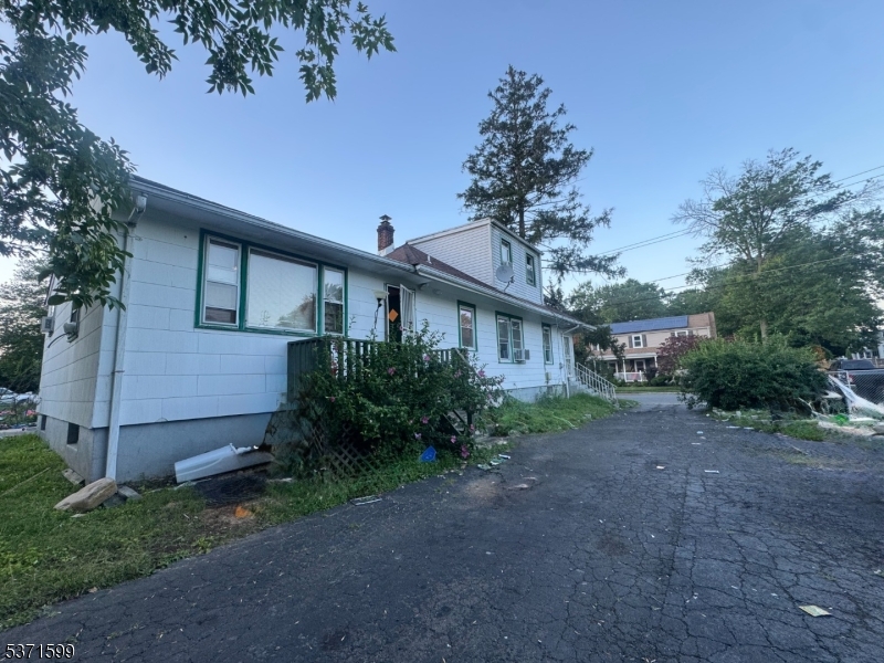117 Browning Ave