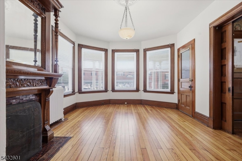 102 W Washington Ave