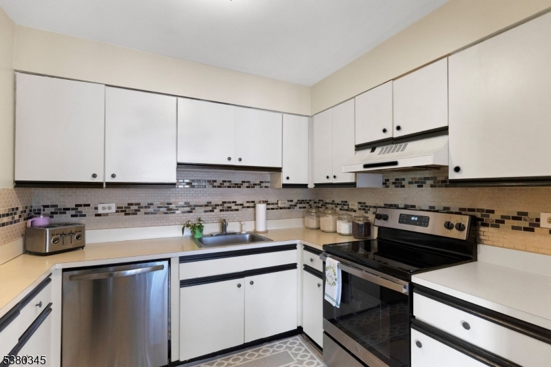 776-784 N 6Th St C12