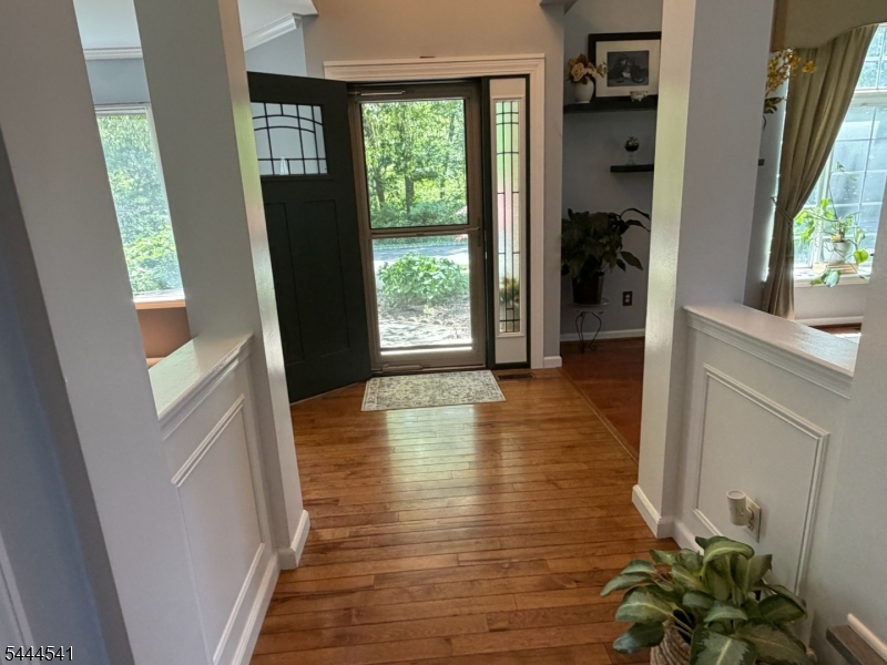 20 Winding Brook Ln