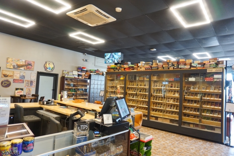 699-701 Frelinghuysen Ave