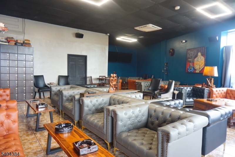 699-701 Frelinghuysen Ave