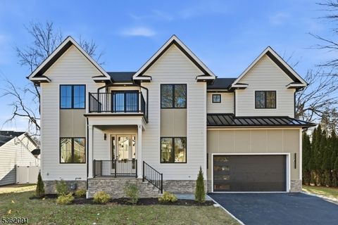 4 Maplewood Dr Livingston Twp. NJ 07039