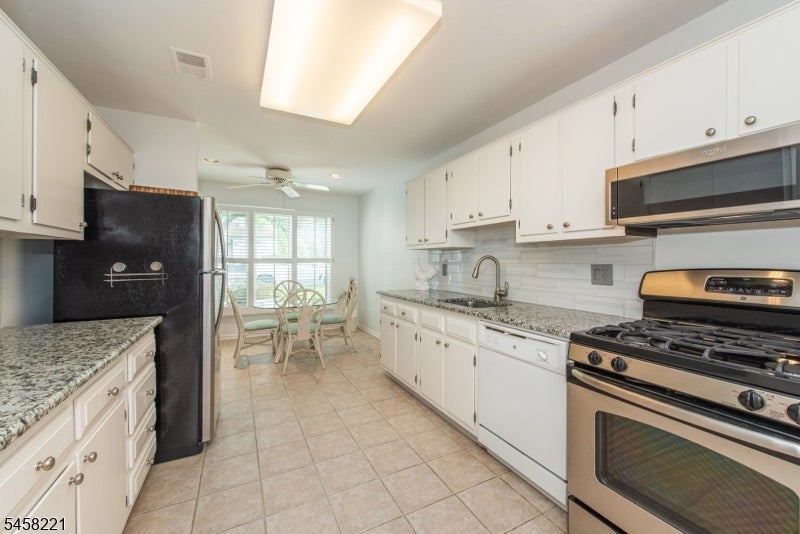 45 Stonegate Dr