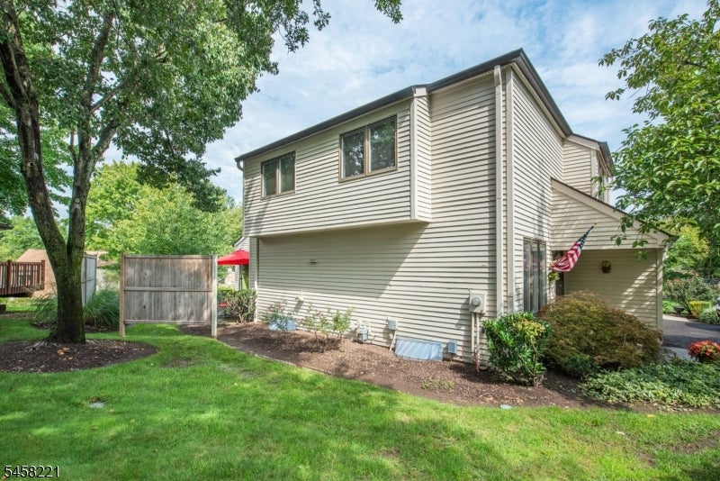 45 Stonegate Dr