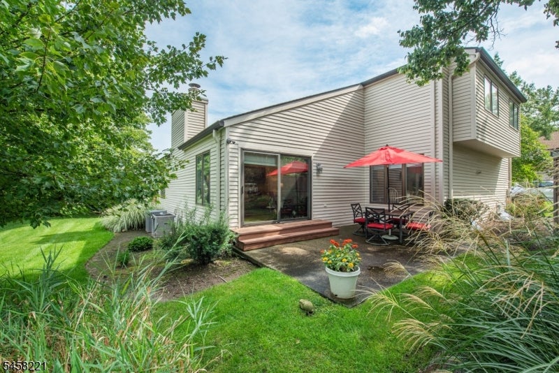 45 Stonegate Dr
