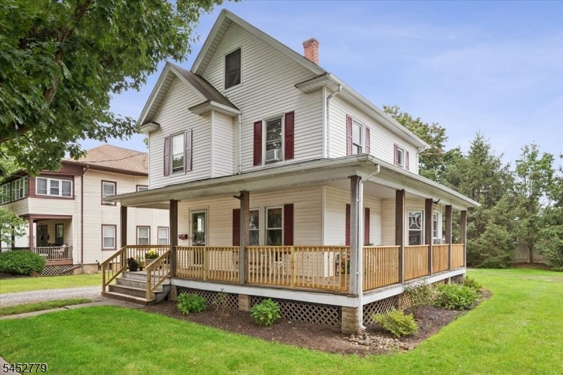 7 Morris Plains Ave